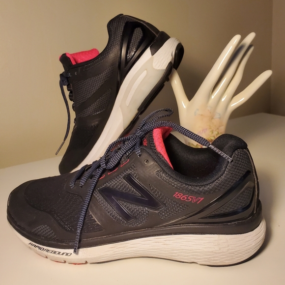 New Balance Shoes - New Balance 🎀 Performance Sneakers Women's Size 7 Like-New ✨️